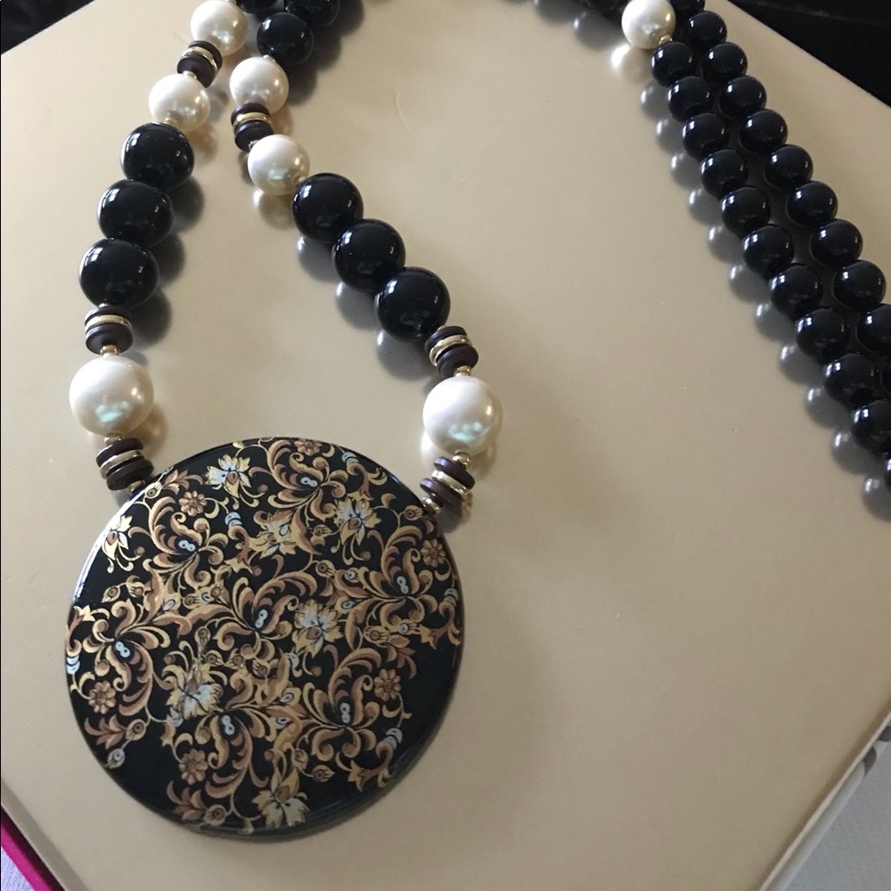 Vintage Japan Black/Gold Pendant Bead Necklace